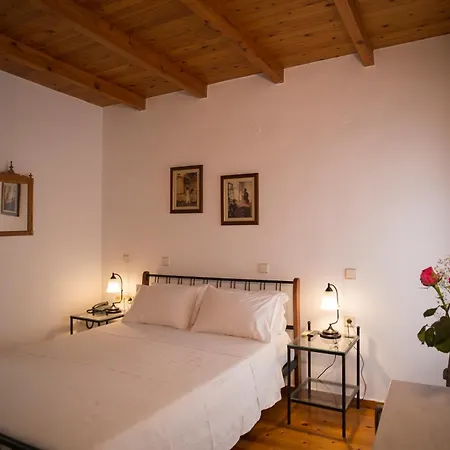 Nostos Aparthotel 3*