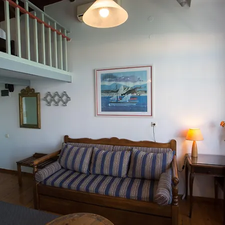 Nostos Aparthotel 3*