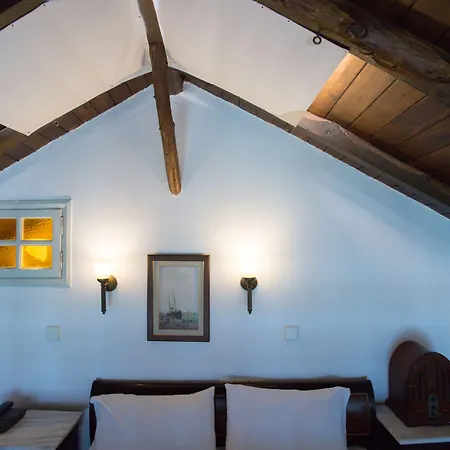 Nostos Aparthotel 3*