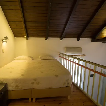 Nostos Aparthotel 3*