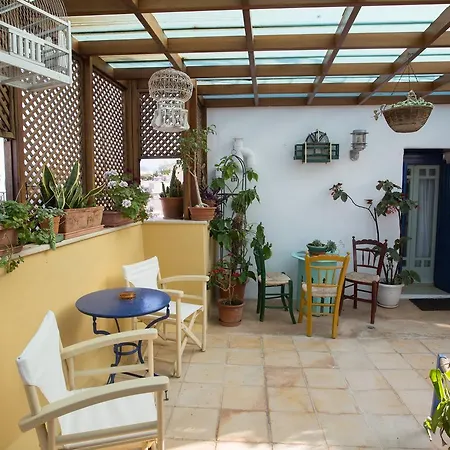 Nostos Aparthotel 3*