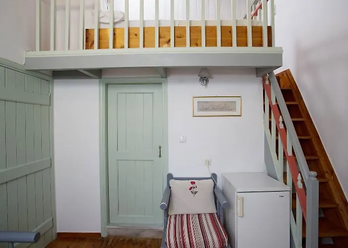 Nostos Aparthotel 3*