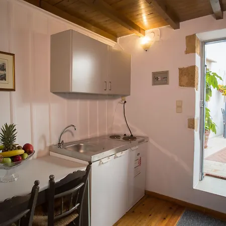 Nostos Aparthotel 3*