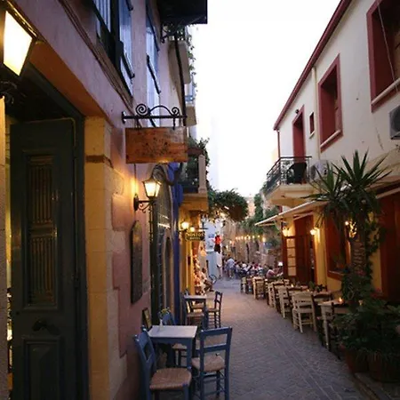 Nostos Aparthotel 3*