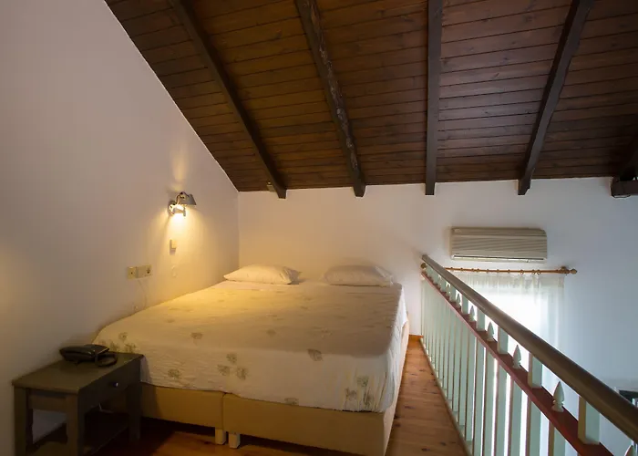 Nostos Aparthotel 3*